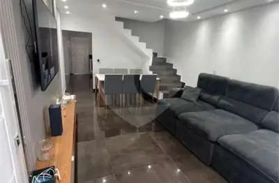Sobrado à venda com 2 quartos em penha, são paulo - sp