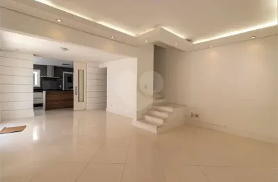 Casa com 3 quartos para alugar na Rua Álvaro Rodrigues, Brooklin, São Paulo