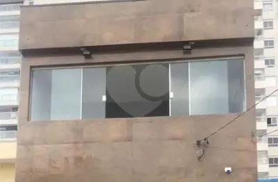 Prédio para alugar na Rua Martim Pescador, 149, Tatuapé, São Paulo