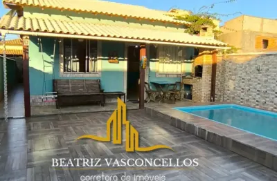 Linda casa à venda em unamar – cabo frio/rj  localizada em condomínio lado praia! ️   valor: r$ 260.000,00  condição especial: ️ aceito entrada de r$ 150.000,00 ️ aceita financiamento por todos os ban