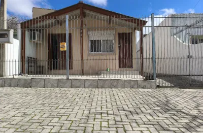 Duas lindas casas no mesmo terreno nas três vendas - ótima localização