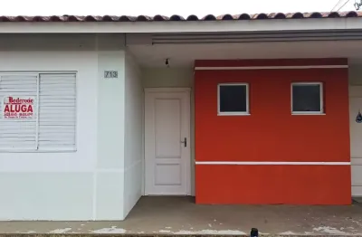 Casa em condomínio fechado com 2 quartos para alugar na Rua Santiago Dantas, 235, Três Vendas, Pelotas