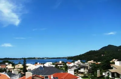 Casa em condomínio fechado com 4 quartos à venda na rua das amendoeiras, 111, lagoa da conceição, florianópolis por r$ 4.250.000