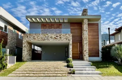 Casa em condomínio fechado com 4 quartos à venda na Rua Zélia Gattai, 45, Lagoa da Conceição, Florianópolis por R$ 4.400.000
