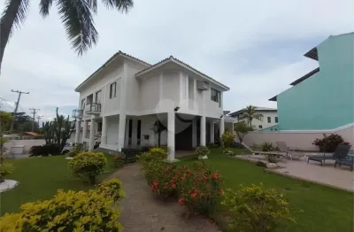 Belíssima casa duplex em um dos melhores bairro da região oceânica moderna toda clean a 120 metros da praia.