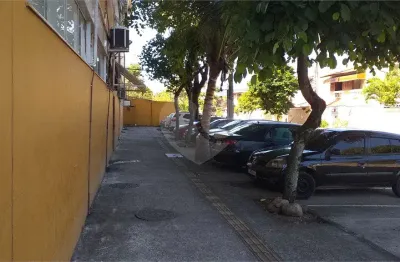 Loja comercial em tradicional shopping na região oceânica de niterói. boa visibilidade. fácil estacionamento no entorno.