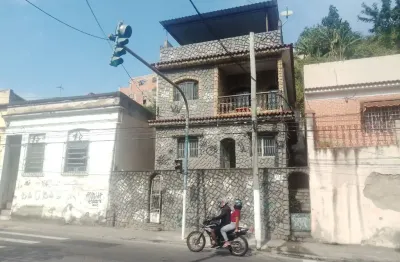 Casa à venda na Rua Noronha Torrezão, 616, Santa Rosa, Niterói