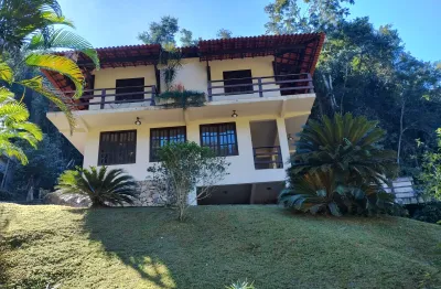 Excelente casa duplex , com 3 quatos, suite, 4 vagas,piscina, area gourmet