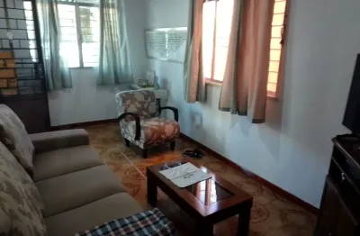 Excelente casa duplex com 6 quartos 2 suítes, areaa gourmet, piscina localização privilegiada