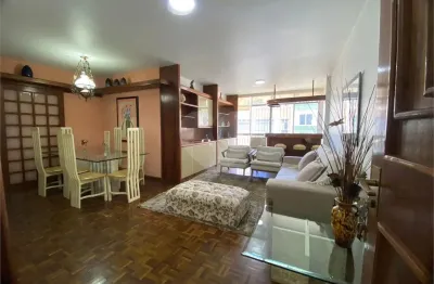 Excelente apartamento 1 por andar, 3 quartos, 2 suítes , no míolo de icaraí.