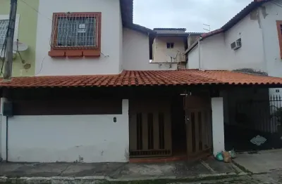 Casa em condomínio fechado (mini condomínio)localização: bairro camarão, são gonçalo