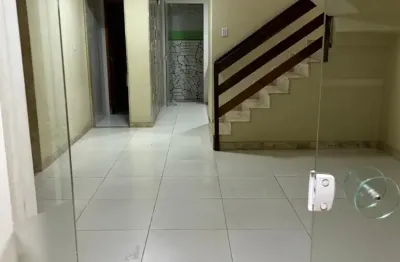 Excelente casa triplex em condomínio fechado oportunidade