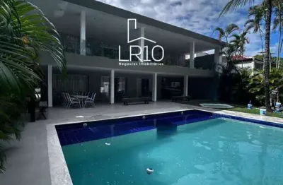 Casa à venda, no condomínio santa helena, rio de janeiro, barra da tijuca, com 5 suítes, 1100m²