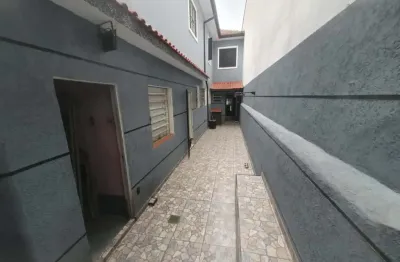 Sobrado completo, 4 dorms, 1 suite, quintal e vaga, bairro santana