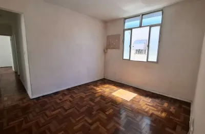 Apartamento para locação : 3quartos com ótima localização em todos os santos