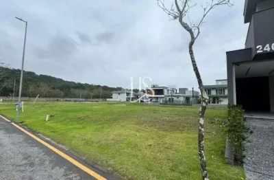 Terreno 300m², fundo lago, condomínio reserva da pedra