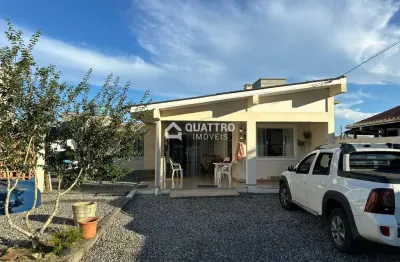 Casa com 2 quartos à venda na Rua Lírio Branco, Morrinhos, Bombinhas