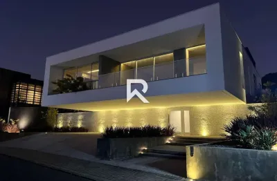 Casa de alto padrão com Amplo Jardim, 3 Suítes, Venda, 475 m² - Santa Felicidade - Curitiba/PR