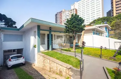 Casa comercial com estacionamento e espaço externo à venda, 373m² - bigorrilho - curitiba/pr