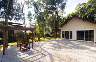 Casa com amplo terreno, 2 quartos, 80m² - campininha - quatro barras/pr -