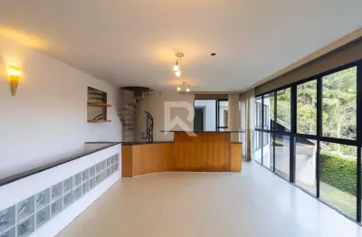 Casa de rua com jardim de inverno, 4 quartos 4 vagas à venda, 411 m² - santo inácio - curitiba/pr