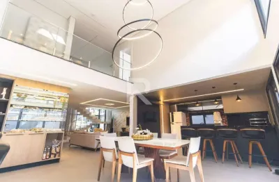 Casa de Condomínio com Jardim, 3 Quartos, 4 Vagas à venda, 297 m² - Santa Felicidade - Curitiba/PR