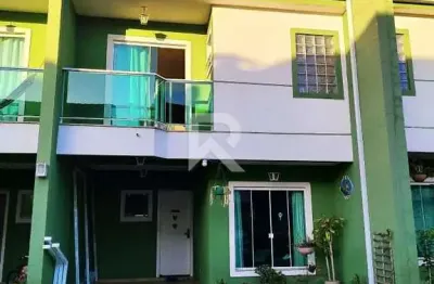 Sobrado com quintal e área gourmet, 3 quartos 2 vagas à venda, 115 m² – uberaba – curitiba/pr