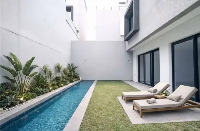 Casa em Condomínio com Vista Livre, 3 Suítes e Terraço à venda – Santa Felicidade – Curitiba/PR