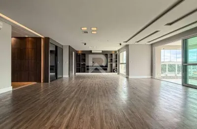 Apartamento Semi Mobiliado em Cond. Clube com Vista Livre, Andar Alto, Face Norte e 3 Suítes para Compra, 266 m² – Ecoville