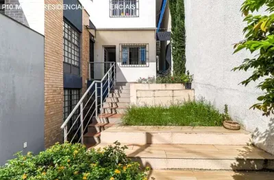 Casa à venda na Avenida Professor Alfonso Bovero, --, Perdizes, São Paulo