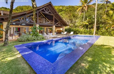 Casa pé na areia no canto da baleia com 7 suítes e piscina privativa