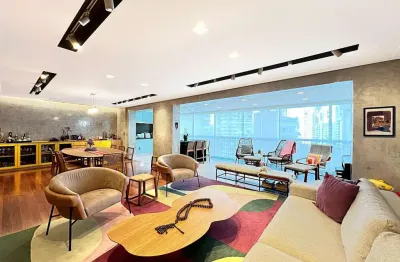 Apartamento com 3 suítes 4 vagas a venda na Vila Nova Conceição