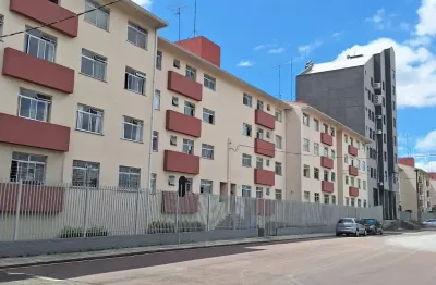 Apartamento de 2 quartos a 12 minutos do centro de curitiba.