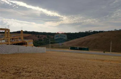 Excelente lote em condomínio fechado, segurança de extrema qualidade, localização estratégica ao lado da br-040, clube mais completo da cidade.