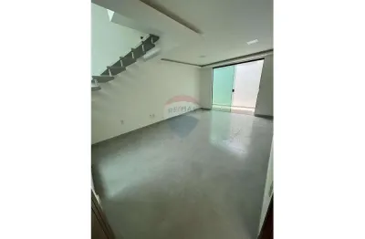 Casa com 2 quartos,  suíte, área gourmet, 2 vagas, condomínio fechado, marilândia, juiz de fora/mg