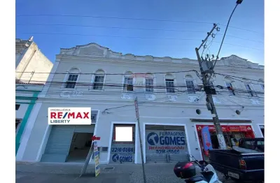 Loja para locação com 400m² de piso no centro de juiz de fora , na praça da estação  -  local com grande fluxo de pessoas e veículos.