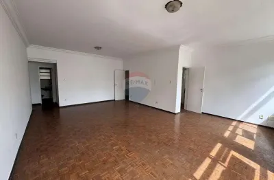 Apartamento para locação 4 quartos sendo 2 suítes, sala, cozinha, banheiro, portaria 24 horas, elevador e 1 vaga.