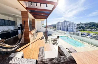 Oportunidade casa com 2 quartos podendo ser revertido para 3 quartos, suíte, cozinha com armários, piscina e área gourmet.