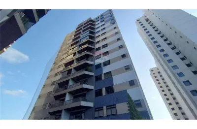 Cobertura reformada, com 4 quartos (2 suítes),  em condomínio fechado e seguro, 2  vagas, no bairro bom pastor .