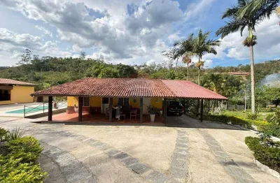 Sítio encantador no pedra branca  – 1.500 m² de lazer com piscina e natureza ao redor