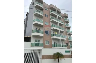 Apartamento com 2 quartos, sendo 1 suíte, com 1 vaga de garagem.