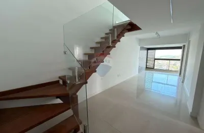 Cobertura duplex com 4 suítes e varanda gourmet, 3 vagas de garagem no estrela sul.