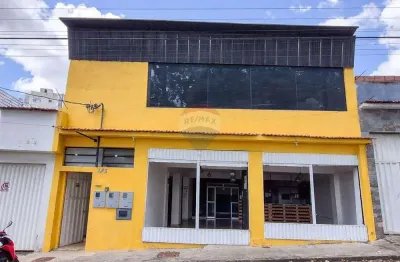Restaurante, Bar ou Pub no Democrata, em Juiz de Fora. Perto da Praça Rafael Zacarias.