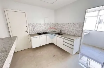 Apartamento 3 quartos sendo 1 suite, sala, cozinha com armários e lavanderia, uma vaga de garagem