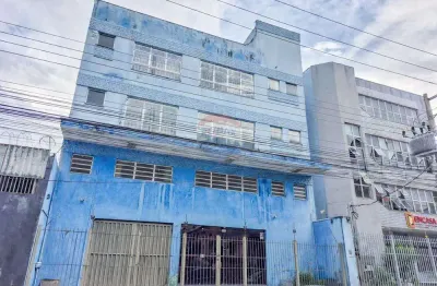 Prédio com 3 andares mais terraço na Av. 7 de Setembro, esquia com rua Halfelld