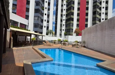 Apartamento de 3/4 sendo um suíte com dependência de empregado no centro da cidade.