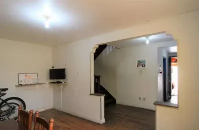 Casa à venda 205 m² sendo   3 dormitórios 3 banheiros 1 vaga  água branca