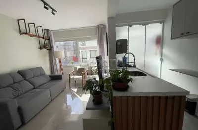 Apartamento com 2 quartos à venda na rua pedro ivo, 206, mont serrat, porto alegre por r$ 680.000