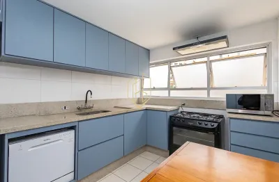 Apartamento com 3 quartos e 1 vaga no coração do bairro Água Verde