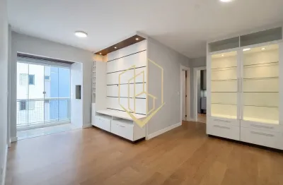 Apartamento com 2 quartos e semimobiliado próximo ao parque bacacheri